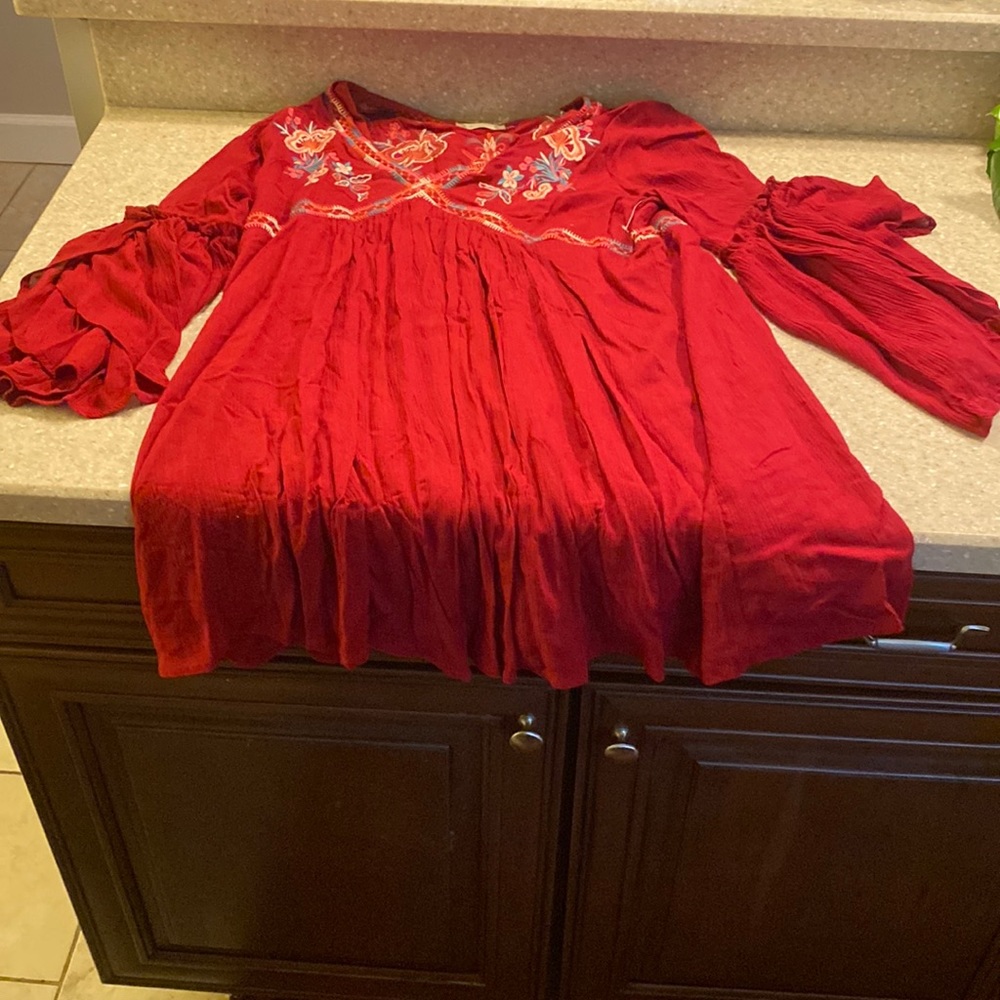 Altar’d State size M mini dress. Beautiful flowing midi sleeves.